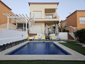 My Island Escape - Sea Views - Private Pool, Sauna
